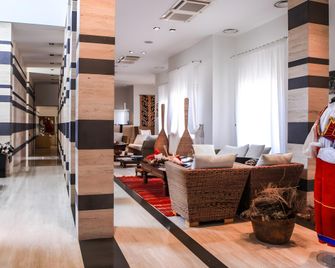Tartheshotel - Guspini - Lobby
