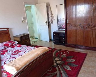 Welcome home, fell like your own home. - 텐스 오브 라마단 시티 - 침실