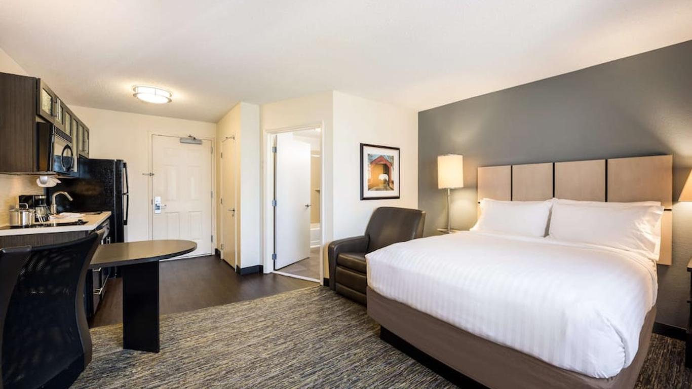 Sonesta Simply Suites Boston Braintree