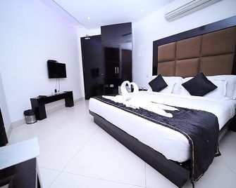 Hotel Abha Regency - Alīgarh - Bedroom