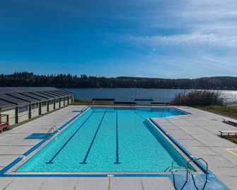 Charming Condo with Views of Port Ludlow & the Puget Sound - Port Ludlow - Piscina