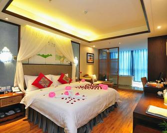 Luoping Rongting Holiday Hotel - Qianxinan - Bedroom
