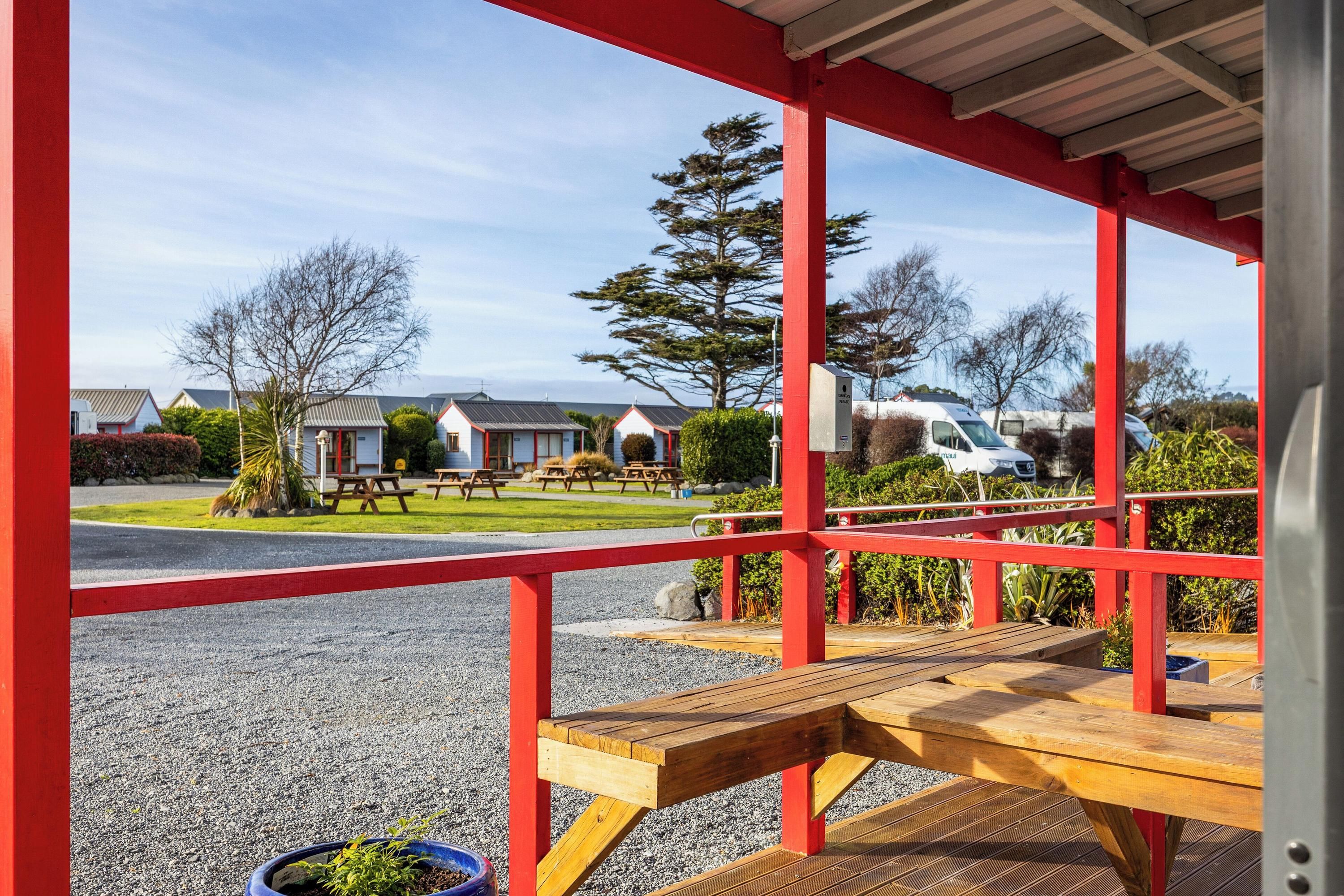 Kaikoura TOP 10 Holiday Park - קאיקורה - פטיו