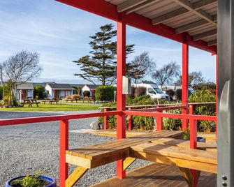 Kaikoura TOP 10 Holiday Park - קאיקורה - פטיו