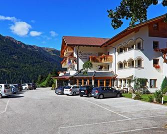 Boutique Hotel Kircher - Sarentino - Edificio