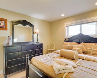 Quaint Leadville Home w/ Grill: Walk to Dtwn! - Leadville - Bedroom