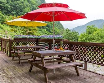 Danyang Healing Camp Pension - Danyang - Balcony