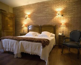 Posada Los Condestables Hotel & Spa - Villalpando - Bedroom