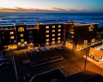 Starfish Manor Oceanfront Hotel - לינקולן סיטי - בניין