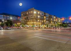 Beautiful Central 1BR Loft in Downtown - Montgomery - Building