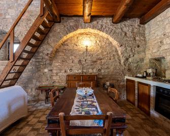 Castello Valenzino - Umbertide - Sala pranzo