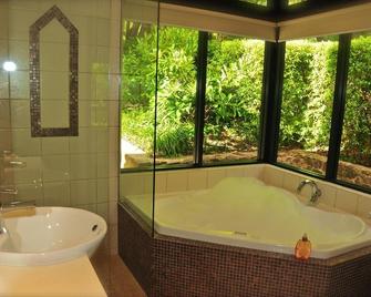 Waterfall Cottages - Margaret River