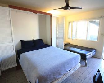 Adorable South Mission Studio-Steps to Ocean & Bay, Walk 5min to Belmont Park2 - San Diego - Bedroom