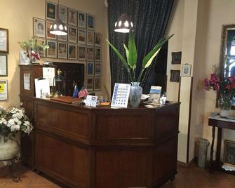 Hotel Archimede Ortigia - Siracusa - Front desk