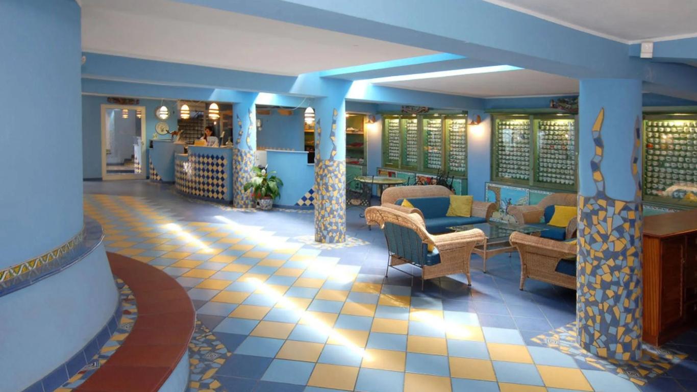 阿左拉村奧斯酒店 - 美西納