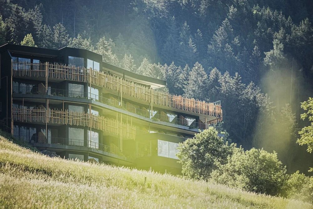 ماونتين آند سول