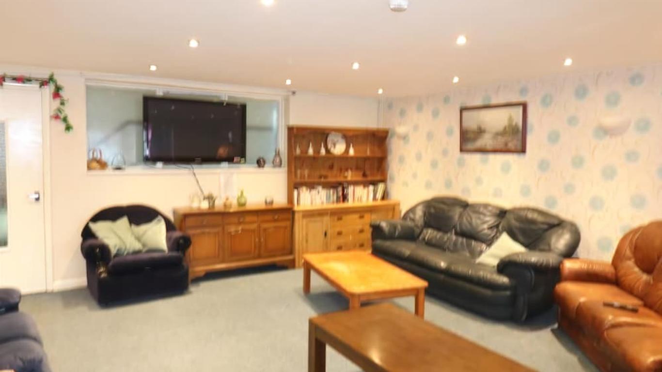 Admiral House M20 Long Term