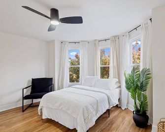 4-bedroom 3.5 Bathrooms townhome located downtown Wilmington, DE with W/D! - Wilmington - Bedroom