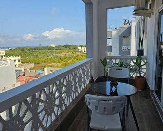 Lux Suites Siloam Apartments Shanzu - Mombasa - Balcony