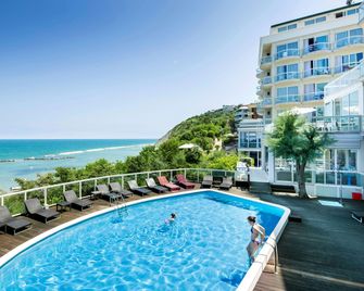 Hotel Sans Souci - Gabicce Mare - Piscina