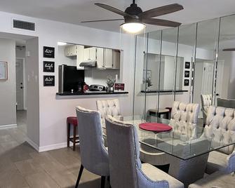 North side 3 bedrooms 2 bath - Laredo - Dining room