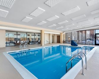 Hampton Inn & Suites Chicago Deer Park - Deer Park - Piscina