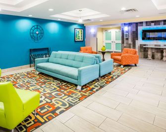 La Quinta Inn & Suites by Wyndham Rochester Mayo Clinic S - Rochester - Resepsjon