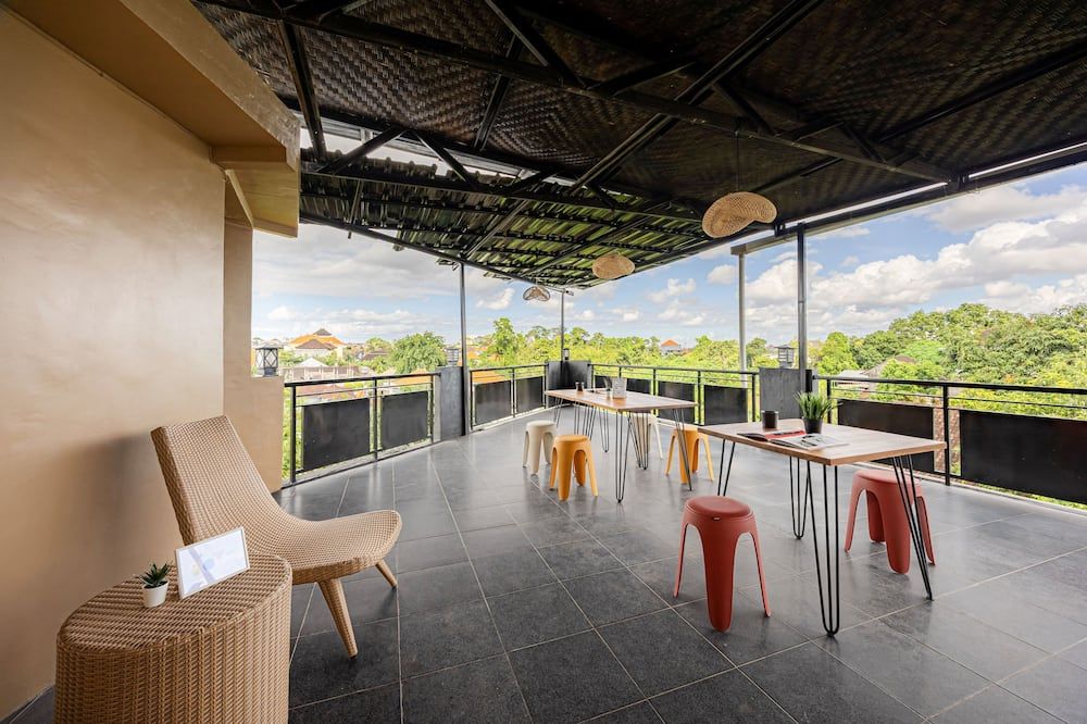 Cove Padonan Inn - North Kuta - מרפסת