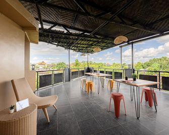 Cove Padonan Inn - North Kuta - Balkon