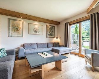 Eden Hotel, Apartments and Chalet Chamonix Les Praz - Chamonix - Living room