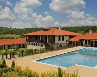 Rachev Hotel Residence - Arbanasi - Pool