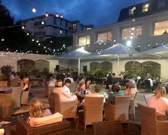 Tlh Derwent Hotel - Tlh Leisure, Entertainment And Spa Resort - Torquay - Hàng hiên