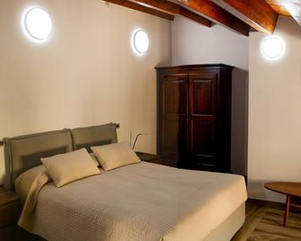 Palazzo Candida B&B - Gerace - Schlafzimmer