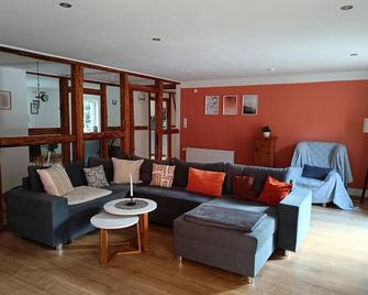 Ferienwohnung im Schönen Weserbergland, Direkt an der Weser - Hehlen - Huiskamer