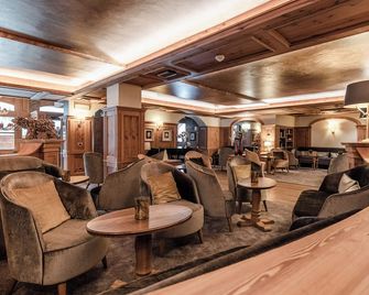 チェラーナ リラックス ホテル - マドンナ・ディ・カンピーリョ - ラウンジ