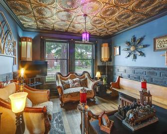 Stunning Historic Home w/ Original Features! - Jackson - Lounge