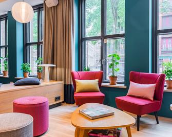 Hotel Via Via - Just a room - Leeuwarden - Gebouw