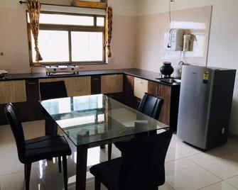 Sky High At Blue Ridge 22nd Floor - Hinjewadi - Їдальня