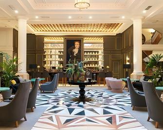 Eugenia de Montijo Autograph Collection - Toledo - Lobby