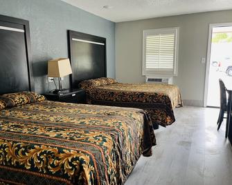 Town House Motel - Bay City - Bedroom
