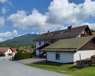 Charming apartment with WLAN and kitchen in the Bavarian Forest - Lindberg - Gebouw