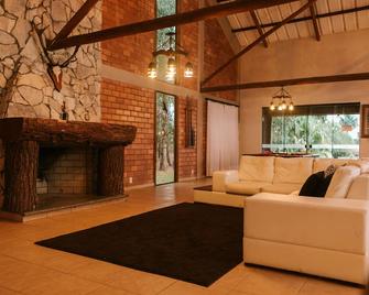 Virá Charme Resort - Fernandes Pinheiro - Sala de estar