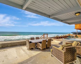 On The Sand!! Private Beach! Ocean Front Hot Tub!! - Capistrano Beach - Balkon
