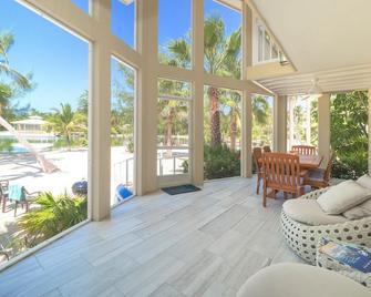 Seaside Dreams - Waterfront Home on Bio Bay with Shared Pool & Walk to the Rum Point Club - North Side - Patio