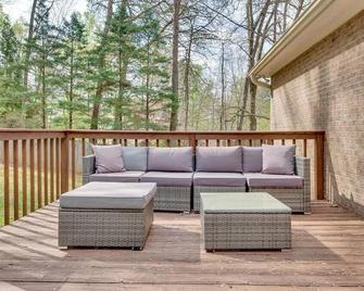 Luxury Home! Sleep Up To 12! Close to everything! - Kernersville - Patio