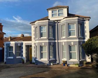 Penhale Holiday Flats - Eastbourne - Gebäude