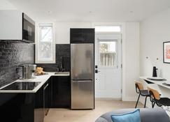 François-Denis Apartments - Montreal - Kitchen