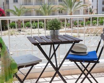 Paphos Love Nest Apartment - Paphos - Balcony