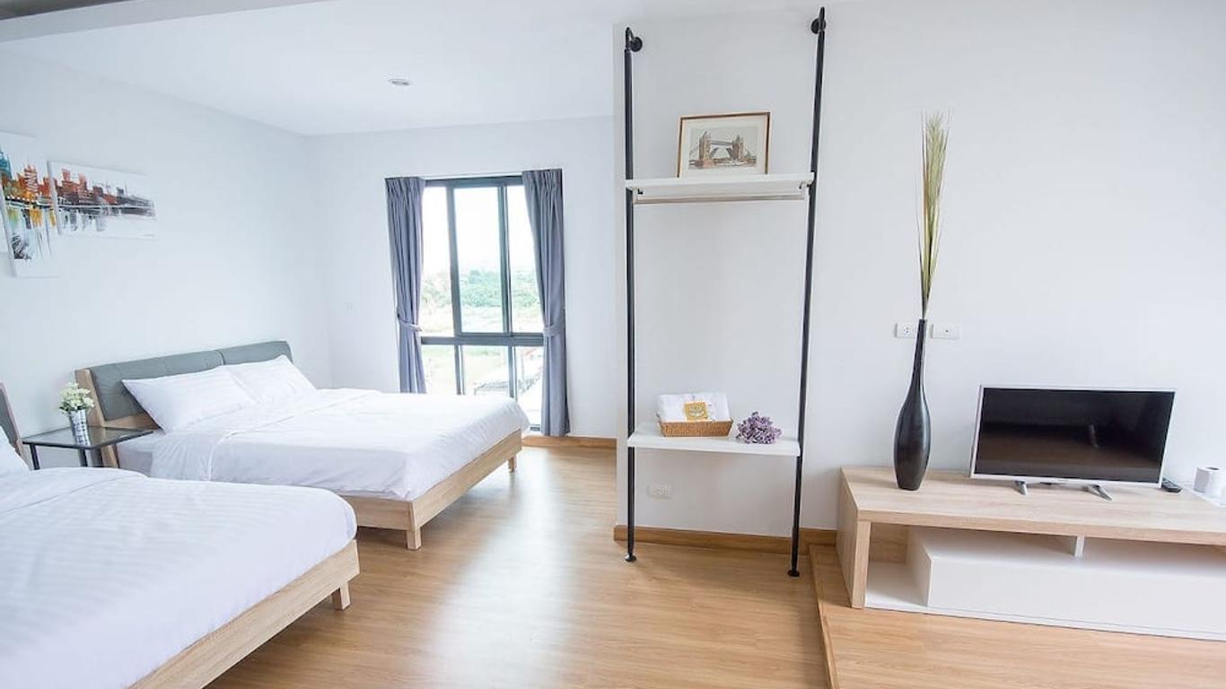 ذا لوج بوك روم أند كافيه