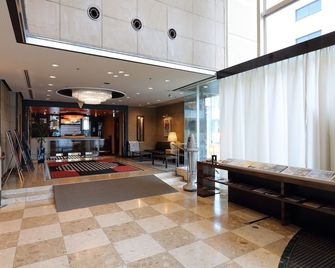 Apa Hotel Takaoka Marunouchi - Takaoka - Lobby